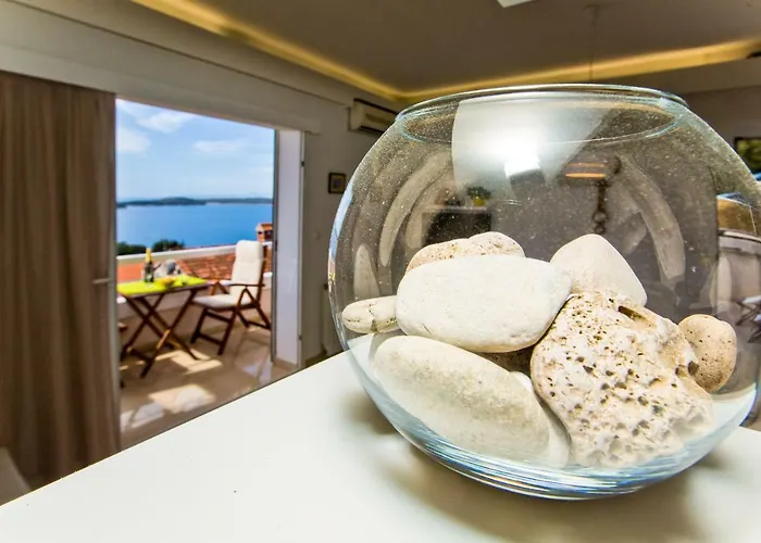 Tatjana Dominis フヴァル