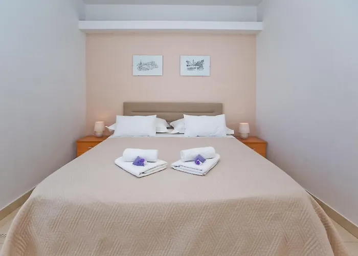 Tatjana Dominis * フヴァル