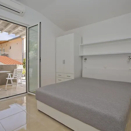 Tatjana Dominis 赫瓦尔